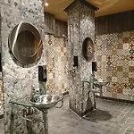 修鲁波罗酒店 酒店 4*